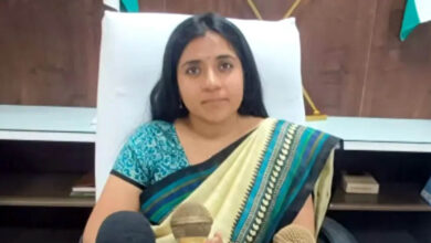 खरगोन कलेक्टर भव्या मित्तल ने 4 बाबुओं को राहत घोटाले में टर्मिनेट किया