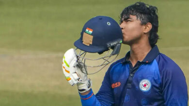 वैभव सूर्यवंशी ने विजय हजारे ट्रॉफी में 36 गेंदों में शतक जड़ा, 10 चौके और 8 छक्के लगाए वैभव सूर्यवंशी ने विजय हजारे ट्रॉफी में 36 गेंदों में शतक जड़ा, 10 चौके और 8 छक्के लगाए