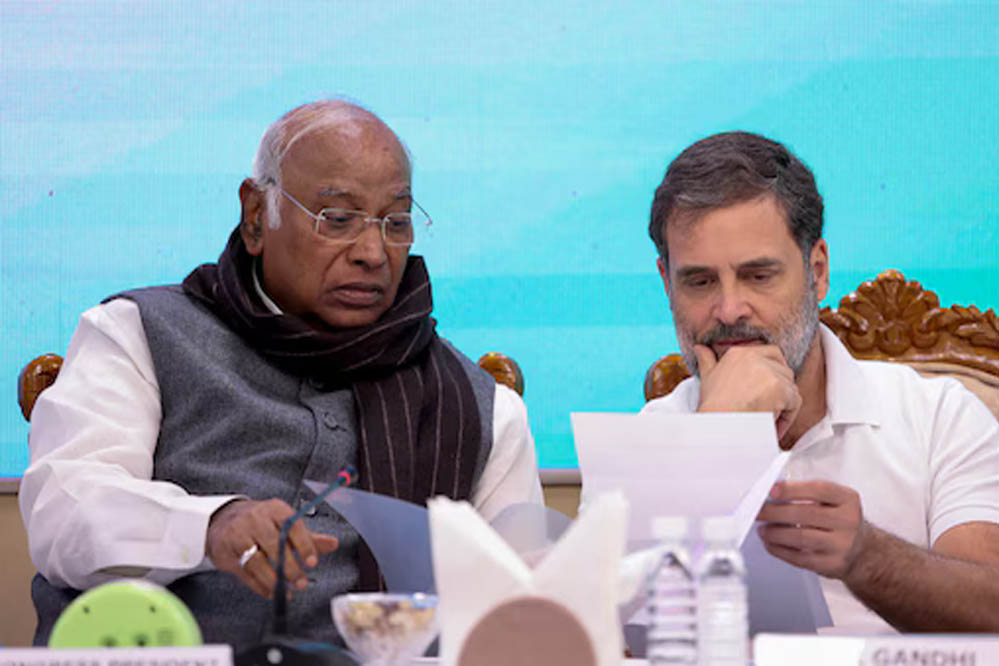 MGNREGA का नाम बदलने का विरोध, राहुल गांधी ने कहा- फैसला नोटबंदी जैसा विनाशकारी