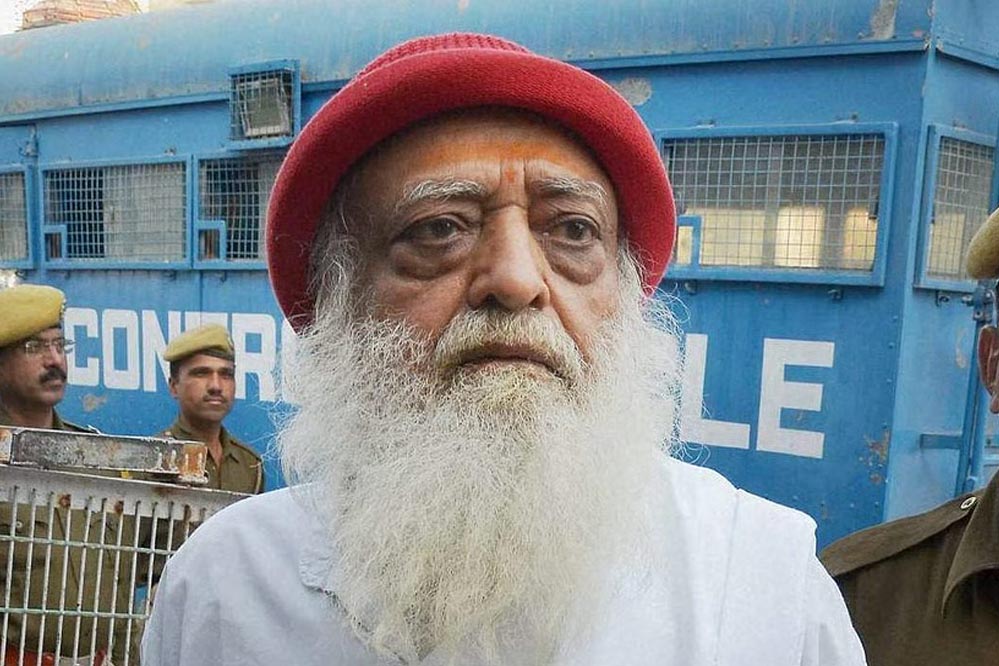 पीड़िता के पिता ने सुप्रीम कोर्ट में दायर की याचिका, आसाराम की जमानत रद्द हो सकती है