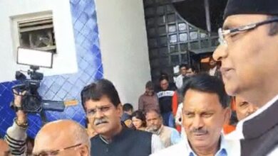 विधानसभा में मंत्री कंसाना बेहोश, अस्पताल में कराया भर्ती; कांग्रेस विधायक लेकर आए खराब फसलों की तख्तियां