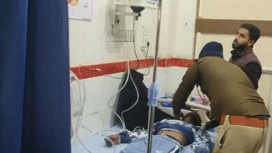 नागदा में टीआई ने फंदे से लटके युवक की जान बचाई, सीपीआर देकर दी नई जिंदगी, VIDEO; अस्पताल से मिली छुट्टी