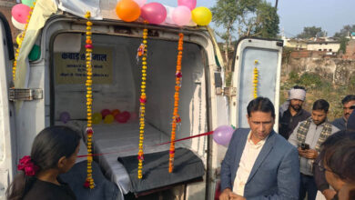 दतिया प्रशासन का अनोखा नवाचार: कबाड़ एंबुलेंस बनी रैन बसेरा, मरीजों के परिजनों के लिए आरामदायक व्यवस्था
