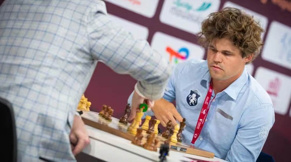 ब्लिट्ज शतरंज के बादशाह: कार्लसन ने 9वीं बार इतिहास रचा, एरिगैसी ने जीता कांस्य