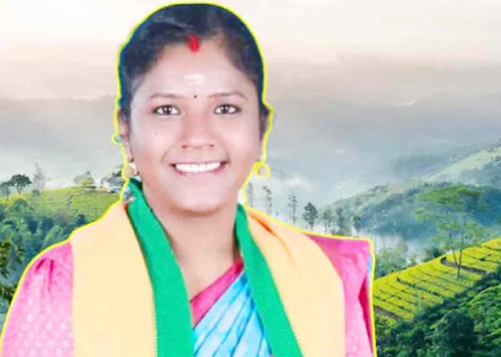 केरल पंचायत चुनाव: BJP ने कांग्रेस कनेक्शन वाली ‘सोनिया गांधी’ को मैदान में उतारा केरल पंचायत चुनाव: BJP ने कांग्रेस कनेक्शन वाली ‘सोनिया गांधी’ को मैदान में उतारा