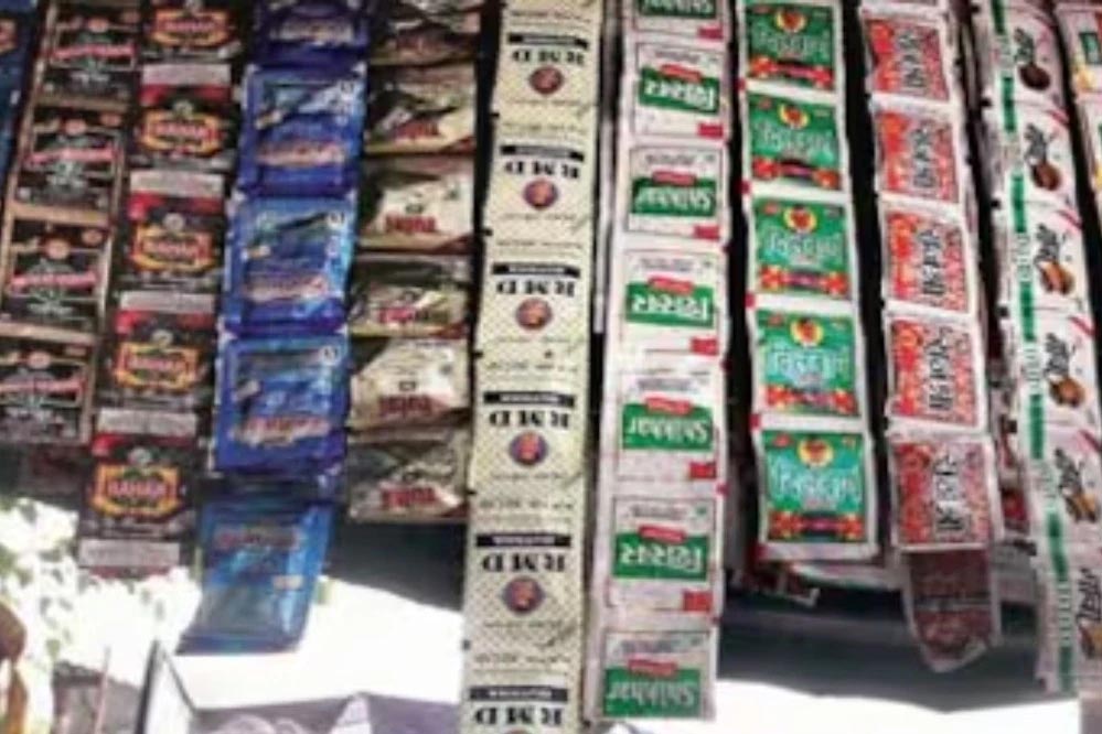 1 फरवरी से पान मसाला पैकेट पर अनिवार्य होगा MRP, छोटे पैकेटों पर भी दिखानी होगी पूरी जानकारी 1 फरवरी से पान मसाला पैकेट पर अनिवार्य होगा MRP, छोटे पैकेटों पर भी दिखानी होगी पूरी जानकारी