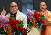 रक्षा मंत्री राजनाथ सिंह व मुख्यमंत्री योगी आदित्यनाथ ने ‘अटल महानायक’ पुस्तक का किया विमोचन