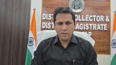 दतिया में कलेक्टर का निर्णय: महापुरुषों व संतों की प्रतिमाओं के सामने पोस्टर-बैनर लगाने पर रोक, उल्लंघन पर होगी कार्रवाई