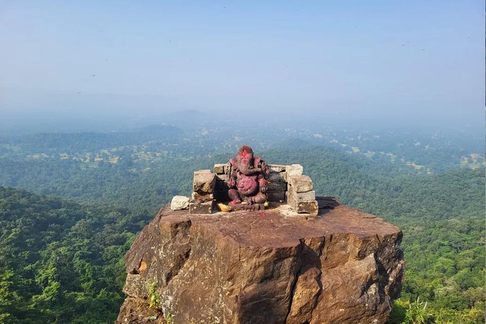 त्तीसगढ़ पर्यटन को मिली नई दिशा: 45 युवा ग्वालियर से गाइड ट्रेनिंग लेकर लौटे, CM ने दी बधाई