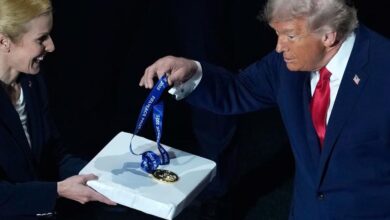 अमेरिकी राष्ट्रपति ट्रंप को मिला ‘शांति पुरस्कार’, खुशी से खुद पहना अमेरिकी राष्ट्रपति ट्रंप को मिला ‘शांति पुरस्कार’, खुशी से खुद पहना