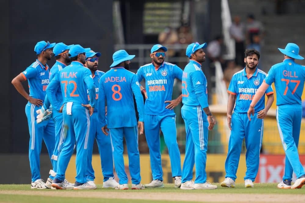 टी20 सीरीज से पहले टीम इंडिया को झटका, ICC ने लगाया जुर्माना – वजह जानें टी20 सीरीज से पहले टीम इंडिया को झटका, ICC ने लगाया जुर्माना – वजह जानें