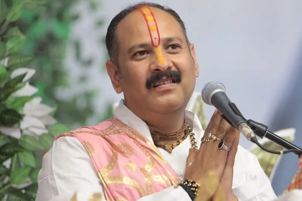 कुबरेश्वर धाम पर विवाद: कथावाचक प्रदीप मिश्रा का बयान, ‘होटल में न रुकें, बाबा कांबेश्वर भंडारी का द्वार खुला है कुबरेश्वर धाम पर विवाद: कथावाचक प्रदीप मिश्रा का बयान, ‘होटल में न रुकें, बाबा कांबेश्वर भंडारी का द्वार खुला है