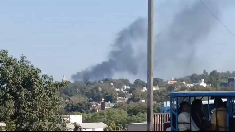 भोपाल में सतपुड़ा भवन के पास भीषण आग, 8 किमी दूर तक दिखा काले धुएं का गुबार