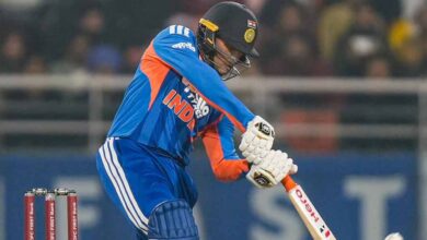 टी20 में छक्कों का तूफान: अभिषेक शर्मा ने रचा इतिहास, सबसे तेज 300 सिक्स लगाने वाले भारतीय बने