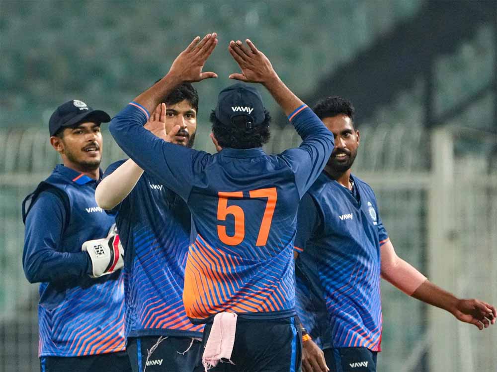 तेज गेंदबाज अरशद खान ने सैयद मुश्ताक अली ट्रॉफी में रचा इतिहास, दर्ज किया सर्वश्रेष्ठ गेंदबाजी का नया रिकॉर्ड तेज गेंदबाज अरशद खान ने सैयद मुश्ताक अली ट्रॉफी में रचा इतिहास, दर्ज किया सर्वश्रेष्ठ गेंदबाजी का नया रिकॉर्ड