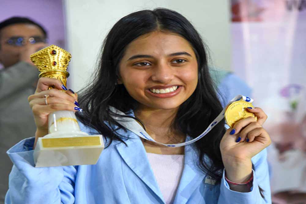 दिव्या देशमुख की ऐतिहासिक उड़ान, डी. गुकेश से टूटी उम्मीदें: शतरंज जगत के लिए मिला-जुला रहा साल