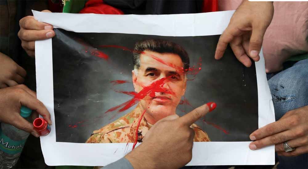 इमरान के राज़दार जनरल फैज़ हमीद को 14 साल की सज़ा—पाकिस्तान में सत्ता का बड़ा झटका?