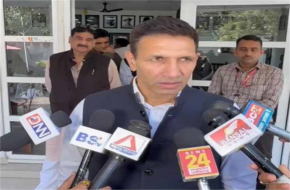 सुपरकंप्यूटर से तेज CM! आधे घंटे में हजारों करोड़ के बजट की समीक्षा, जीतू का तंज बना सुर्ख़ी सुपरकंप्यूटर से तेज CM! आधे घंटे में हजारों करोड़ के बजट की समीक्षा, जीतू का तंज बना सुर्ख़ी