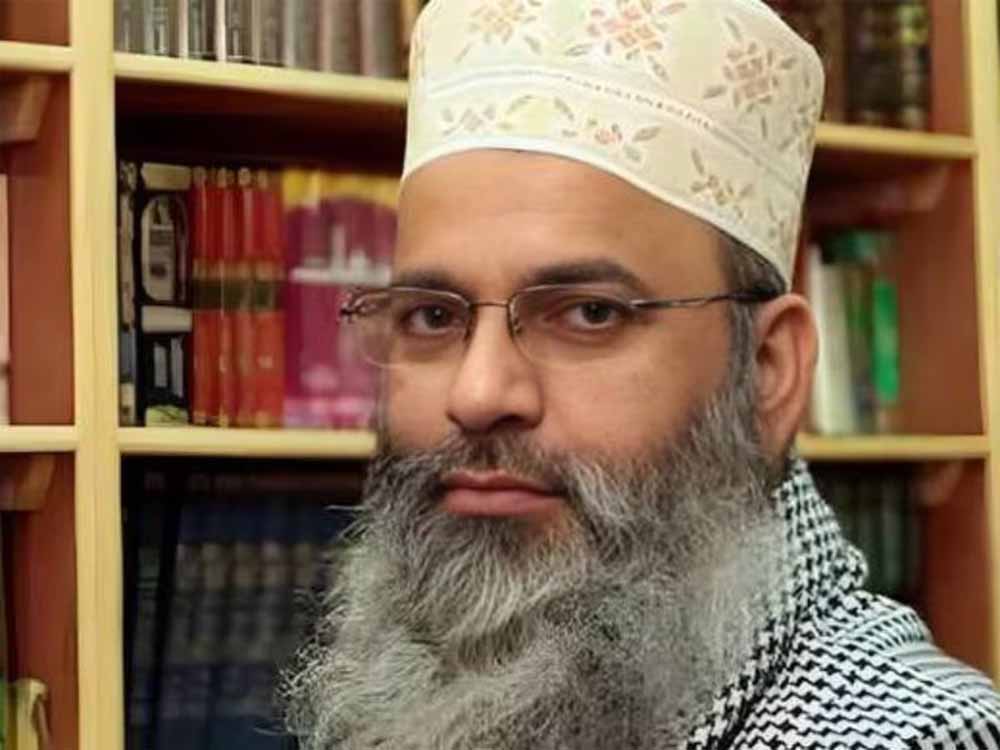 लंदन में बैठे आजमगढ़ के मौलाना पर ED की बड़ी कार्रवाई, मदरसा नेटवर्क से जुड़े चौंकाने वाले खुलासे
