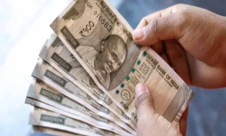 ₹50 हजार से कम कमाते हैं? ये एक फाइनेंशियल नियम अपनाएं, इमरजेंसी में नहीं टूटेंगी सेविंग्स