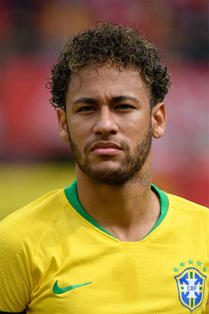 Neymar के घुटने की सर्जरी सफल, विश्व कप में वापसी की उम्मीद बरकरार