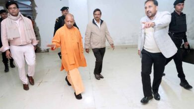 कार्य में लाएं तेजी, गुणवत्ता का रखें विशेष ध्यान : सीएम योगी कार्य में लाएं तेजी, गुणवत्ता का रखें विशेष ध्यान : सीएम योगी