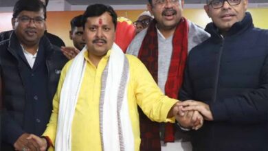 RLM में सियासी हलचल! पार्टी के 3 विधायक नितिन नवीन से मिले, उपेंद्र कुशवाहा की ‘लिट्टी पार्टी’ से बनाई दूरी RLM में सियासी हलचल! पार्टी के 3 विधायक नितिन नवीन से मिले, उपेंद्र कुशवाहा की ‘लिट्टी पार्टी’ से बनाई दूरी