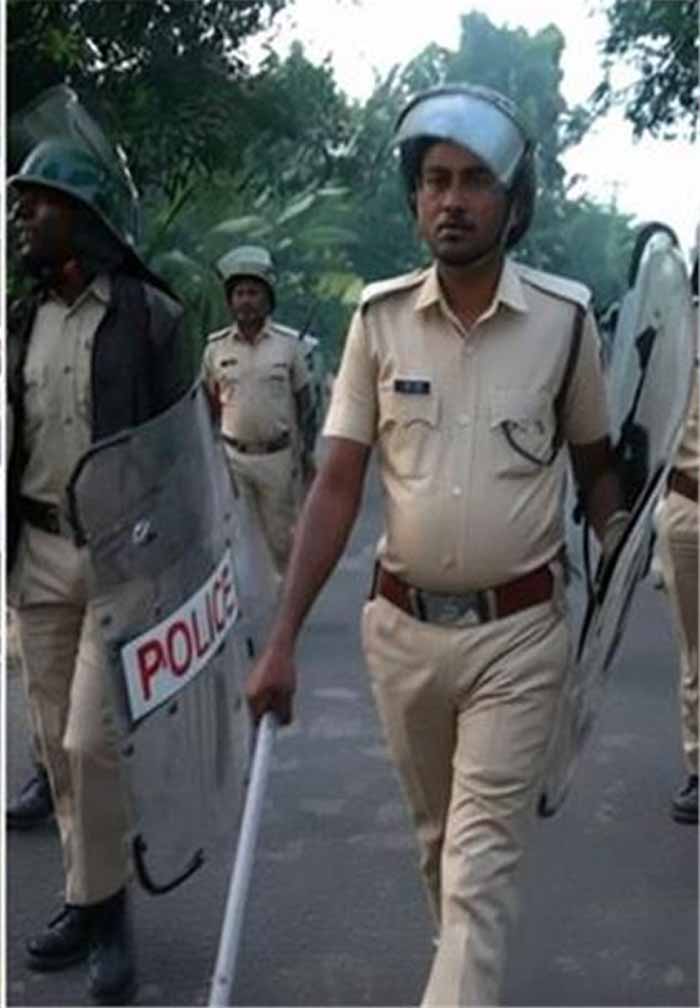 ओडिशा में बड़ा बवाल: आदिवासी भीड़ का तांडव, बांग्लादेशियों के 150 घर खाक