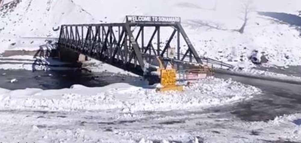 पहलगाम के झटके के बाद कश्मीर में लौटी सैलानियों की रौनक, सोनमर्ग फिर हुआ गुलजार