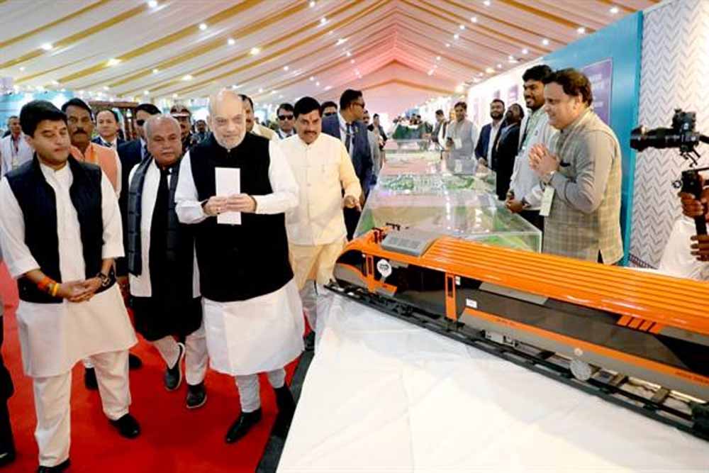 केंद्रीय गृह मंत्री शाह एवं मुख्यमंत्री डॉ. यादव ने निवेश से रोजगार-अटल संकल्प विषय पर लगी प्रदर्शनी का किया अवलोकन केंद्रीय गृह मंत्री शाह एवं मुख्यमंत्री डॉ. यादव ने निवेश से रोजगार-अटल संकल्प विषय पर लगी प्रदर्शनी का किया अवलोकन