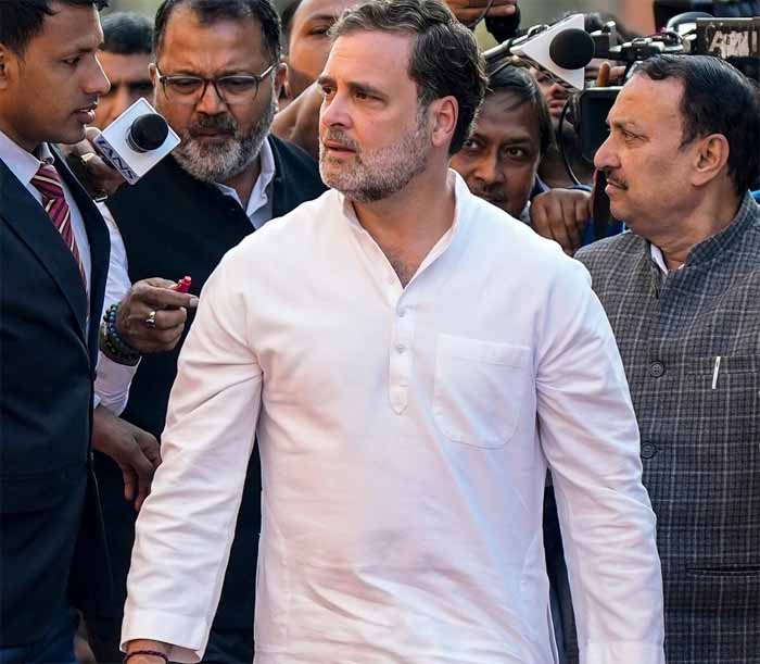 संसद सत्र के बीच राहुल गांधी का जर्मनी दौरा: भाजपा के तंज और कंगना का तीखा वार संसद सत्र के बीच राहुल गांधी का जर्मनी दौरा: भाजपा के तंज और कंगना का तीखा वार