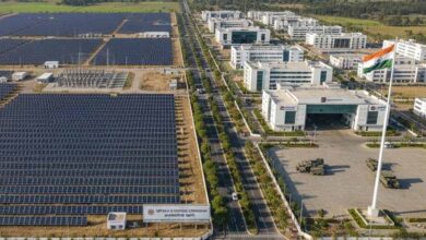 सोलर पार्क के निर्माण ने पकड़ी रफ्तार, डिफेंस कॉरिडोर भी लेने लगा आकार सोलर पार्क के निर्माण ने पकड़ी रफ्तार, डिफेंस कॉरिडोर भी लेने लगा आकार