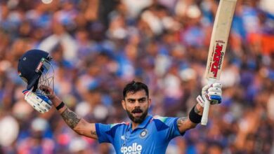 35 की उम्र में भी चमक बरकरार! ODI में सबसे ज्यादा औसत वाले बल्लेबाज बने विराट कोहली 35 की उम्र में भी चमक बरकरार! ODI में सबसे ज्यादा औसत वाले बल्लेबाज बने विराट कोहली