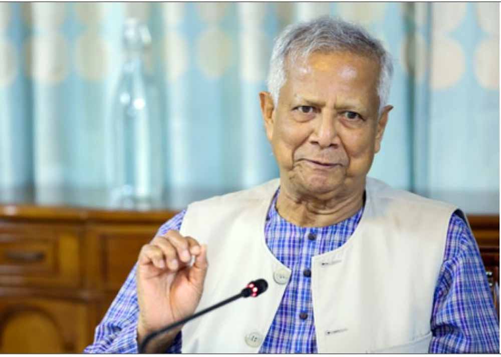 बांग्लादेश में अशांति और अल्पसंख्यकों पर हमलों के बीच छवि सुधार की कोशिश में यूनुस