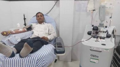 अजय बरलोटा ने सौ बार रक्तदान एवं प्लाज़्मा डोनेशन कर रचा सेवा का कीर्तिमान