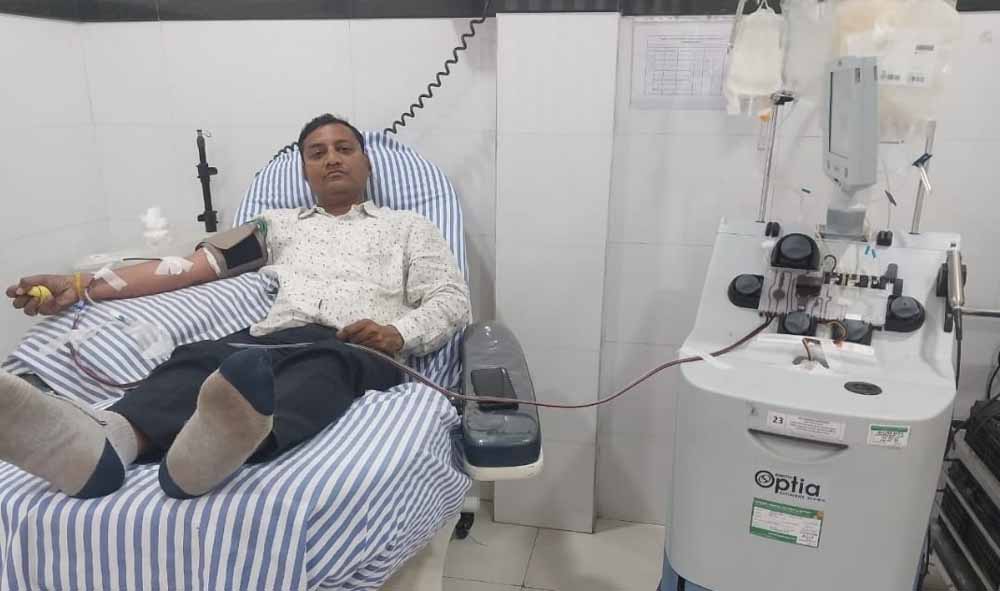 अजय बरलोटा ने सौ बार रक्तदान एवं प्लाज़्मा डोनेशन कर रचा सेवा का कीर्तिमान
