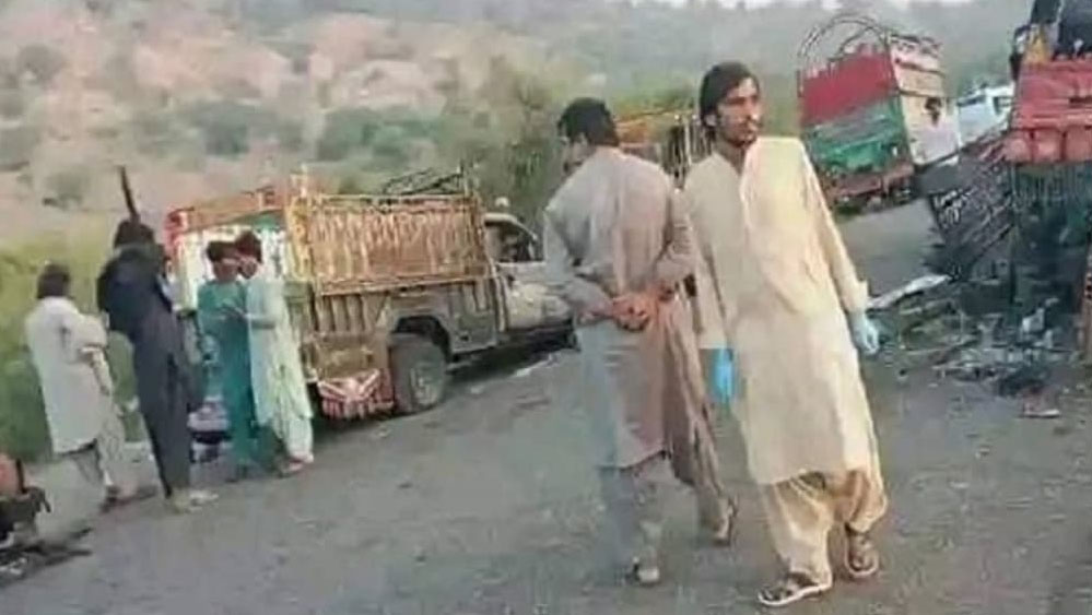 पाकिस्तान: बलूचिस्तान और पंजाब में दो सड़क हादसों में 23 लोगों की मौत, कई घायल पाकिस्तान: बलूचिस्तान और पंजाब में दो सड़क हादसों में 23 लोगों की मौत, कई घायल