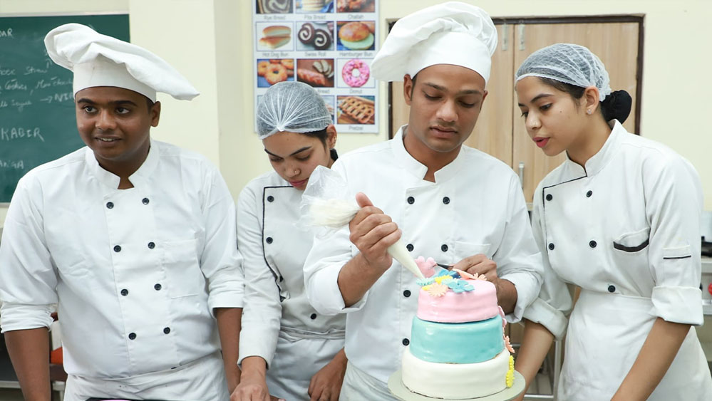 रायपुर : छत्तीसगढ़ के युवाओं के लिए सुनहरा अवसर, ओबेरॉय व हयात जैसे राष्ट्रीय स्तर के संस्थानों में मिलेगा कार्य करने का मौका