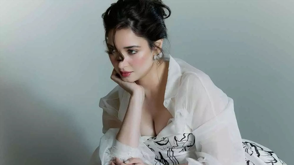 तमन्ना के आइटम नंबर ‘आज की रात’ ने बनाया रिकॉर्ड, यूट्यूब पर 100 करोड़ व्यूज, एक्ट्रेस ने जताया आभार