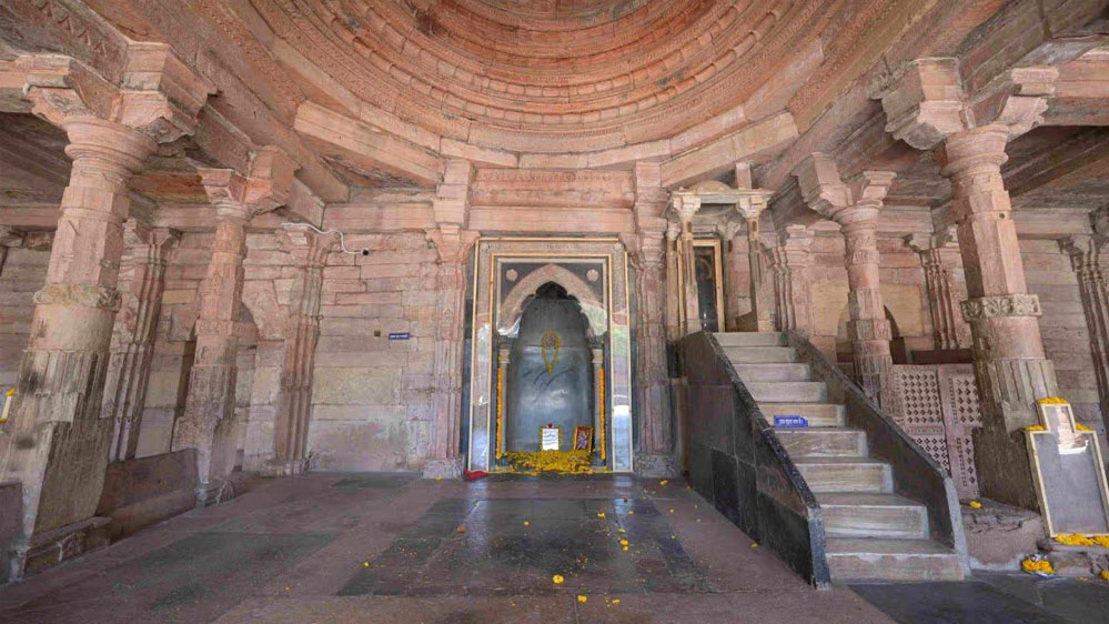 बसंत पंचमी पर पूजा को लेकर SC में याचिका, भोजशाला में भारी पुलिस बल तैनात