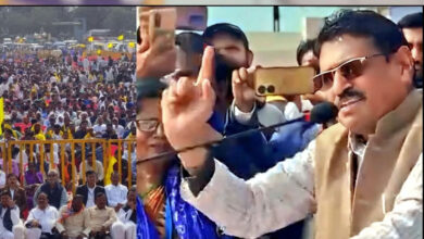 पूर्व MLA प्रजापति का विवादित बयान: राभद्राचार्य, अनिरुद्धाचार्य और धीरेंद्र शास्त्री को जूते की माला पहनाकर नंगा घुमाने की मांग