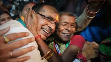 सिर्फ शब्द नहीं, जिम्मेदारी भी: रायसेन की मासूम बेटी को 10 लाख की सहायता, शिवराज ने परिभाषित किया ‘मामा’ का अर्थ सिर्फ शब्द नहीं, जिम्मेदारी भी: रायसेन की मासूम बेटी को 10 लाख की सहायता, शिवराज ने परिभाषित किया ‘मामा’ का अर्थ