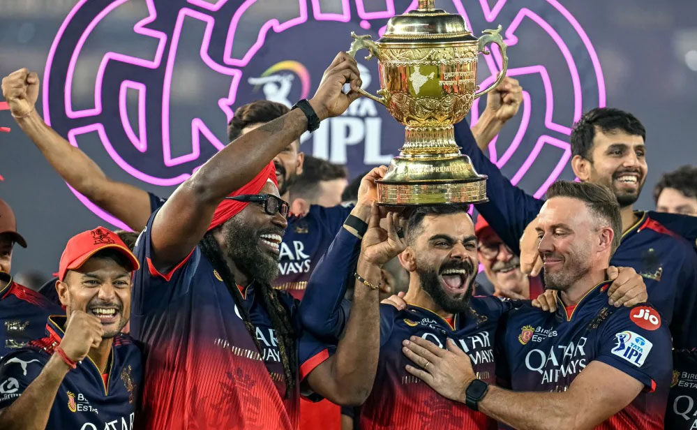 IPL में 2 टीमों पर फाइनल वेन्यू को लेकर तलवार, BCCI ने दी डेडलाइन IPL में 2 टीमों पर फाइनल वेन्यू को लेकर तलवार, BCCI ने दी डेडलाइन