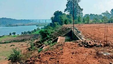 जबलपुर: नर्मदा के 300 मीटर अंदर अवैध कॉलोनी, प्रशासन ने बुलडोजर चलाया