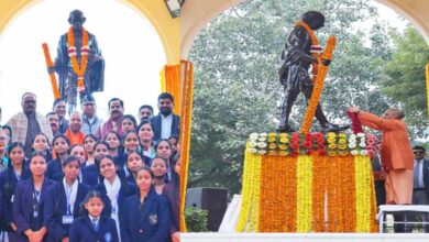 राष्ट्रपिता की पुण्य तिथि पर सीएम योगी ने बापू को किया नमन