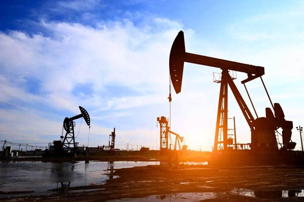 वेनेजुएला से क्रूड ऑयल एक्सपोर्ट पर बैन हटे तो कंपनियों को कितना सस्ता मिलेगा तेल? जानें क्या होगा असर