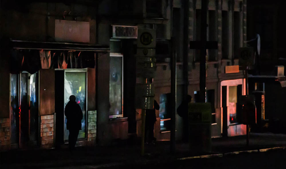 बर्लिन में चार दिन से अंधेरा, हजारों घरों में बिजली गायब बर्लिन में चार दिन से अंधेरा, हजारों घरों में बिजली गायब