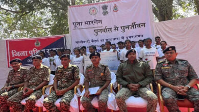 सुकमा में 26 नक्सलियों ने किया सरेंडर, 65 लाख का इनाम पाने वाले 13 माओवादियों समेत सात महिलाएं शामिल