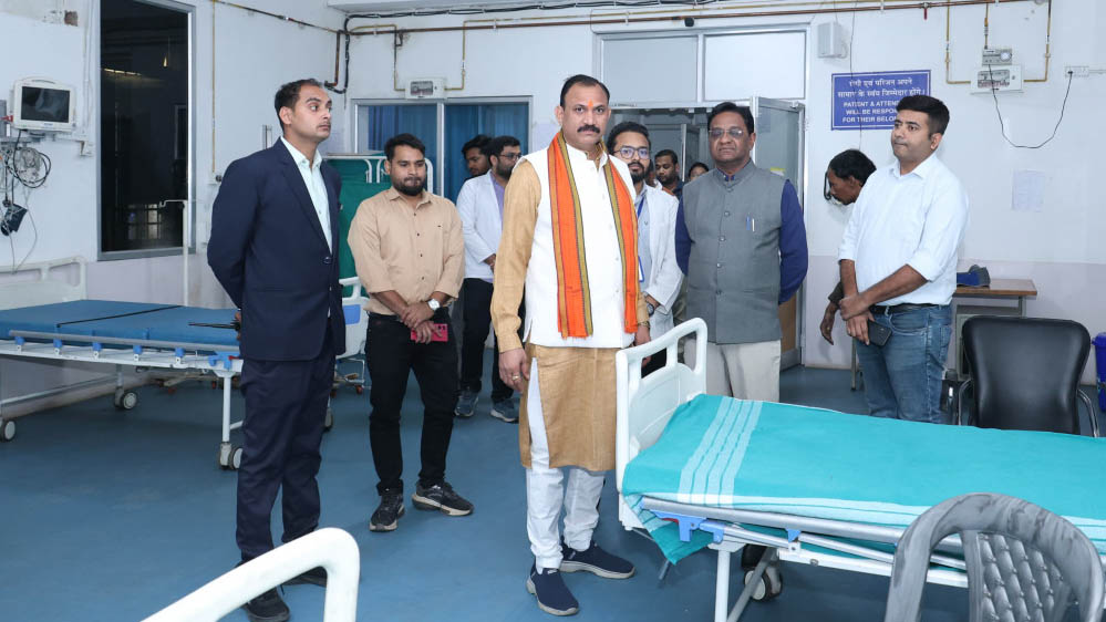 रायपुर: मंत्री जायसवाल ने शहरी सामुदायिक स्वास्थ्य केंद्र का किया निरीक्षण, व्यवस्थाओं को सुदृढ़ करने के दिए निर्देश