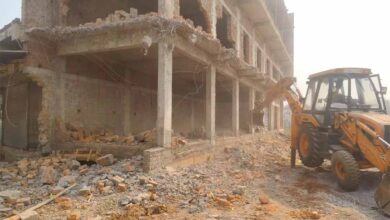 रायपुर के चंगोराभाठा में निर्माणाधीन भवन पर चला बुलडोजर, अनुमति के विपरीत किया था निर्माण